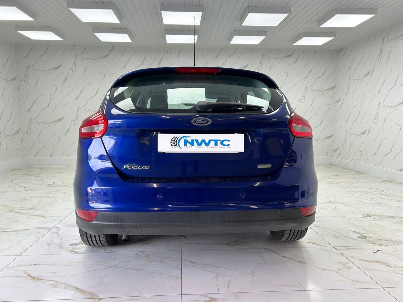 Ford Focus view 9