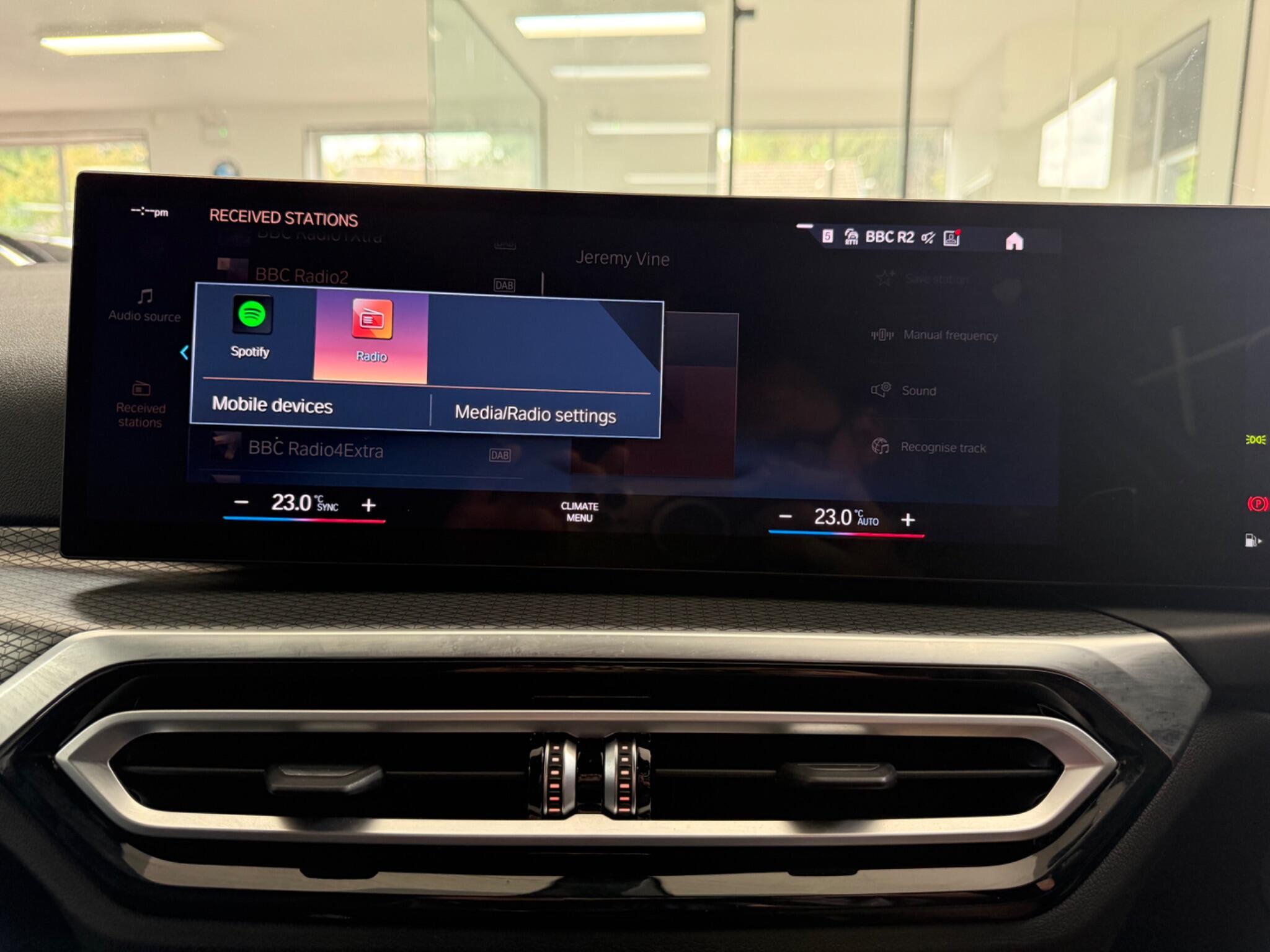 BMW 3 Series view 22