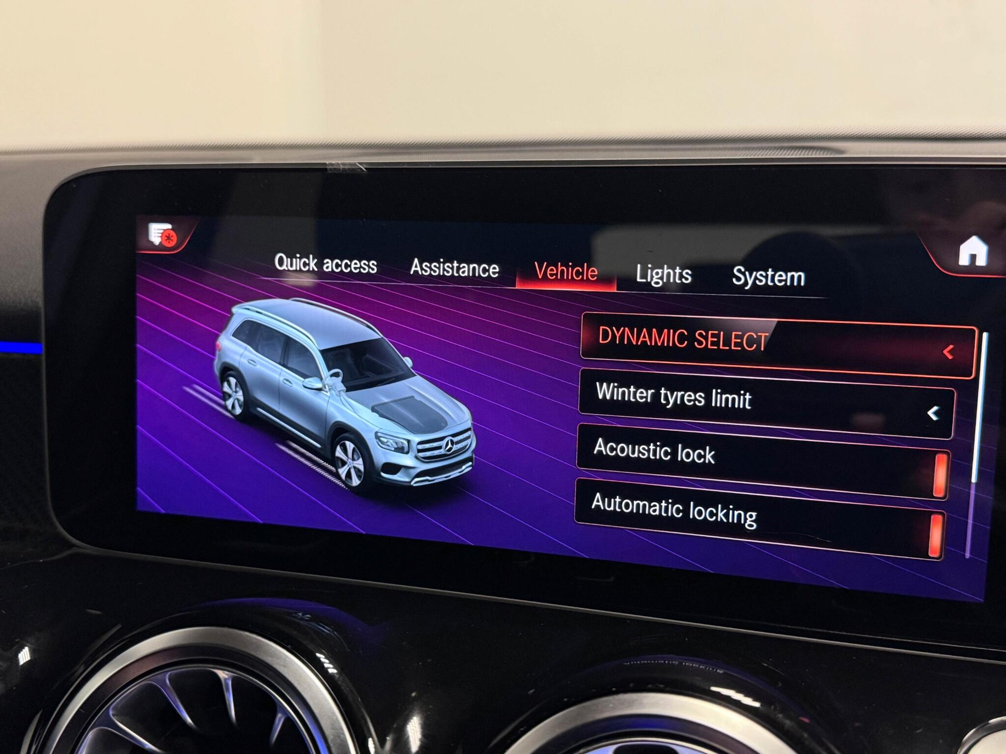 Mercedes-Benz GLB view 50