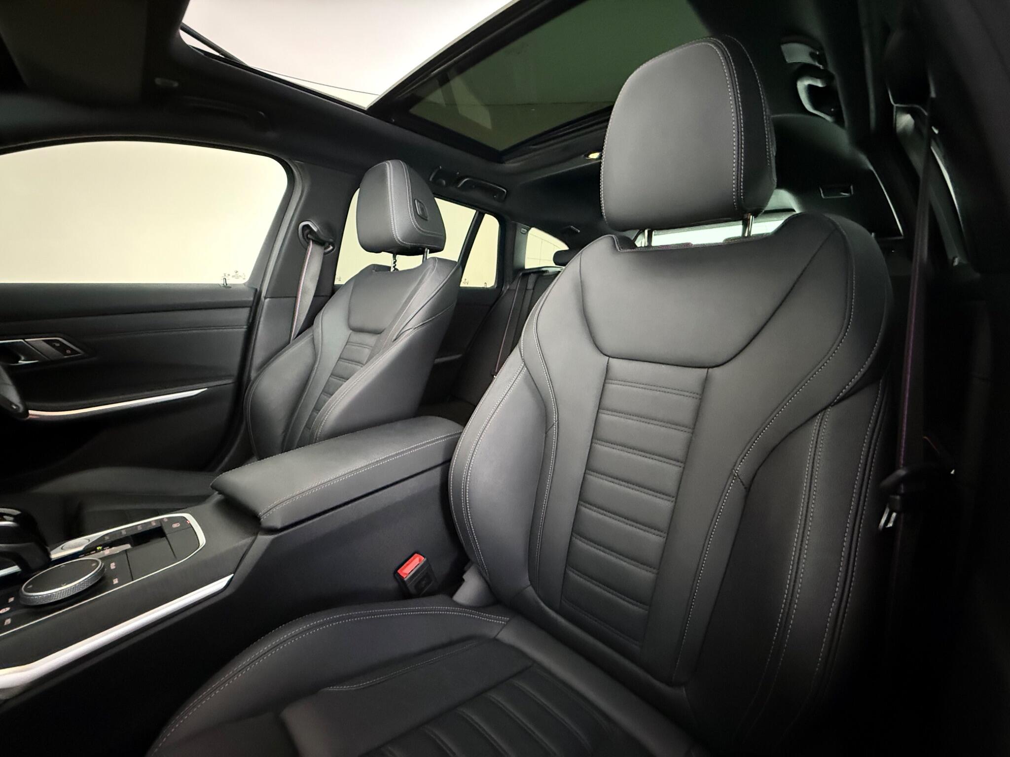BMW 3 Series view 52