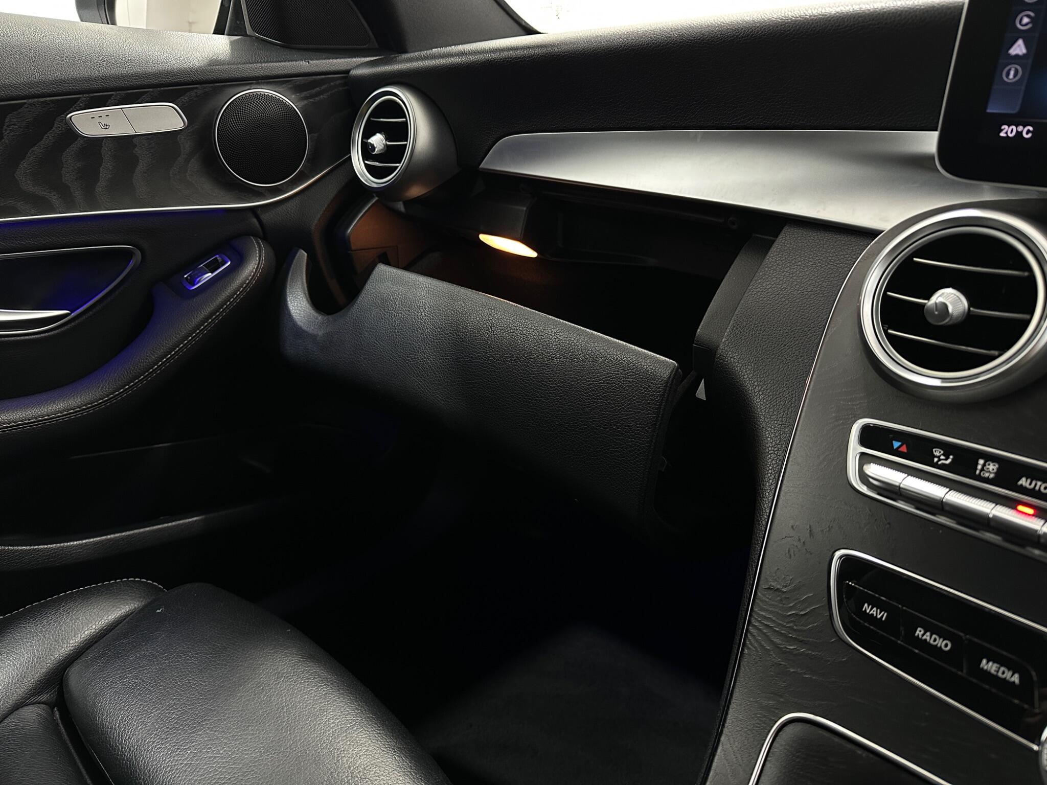 Mercedes-Benz C-Class view 30