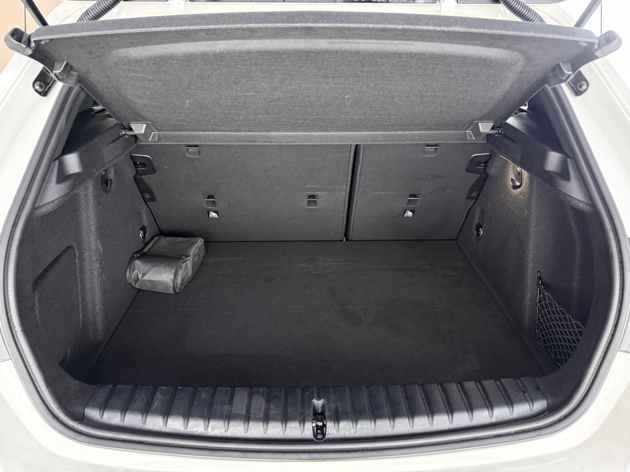 BMW 1 Series view 10