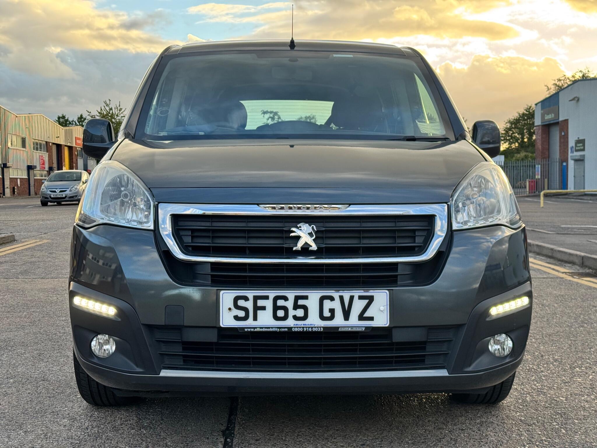 Peugeot Partner Tepee view 6