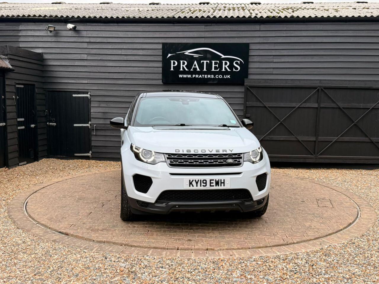 Land Rover Discovery Sport view 3
