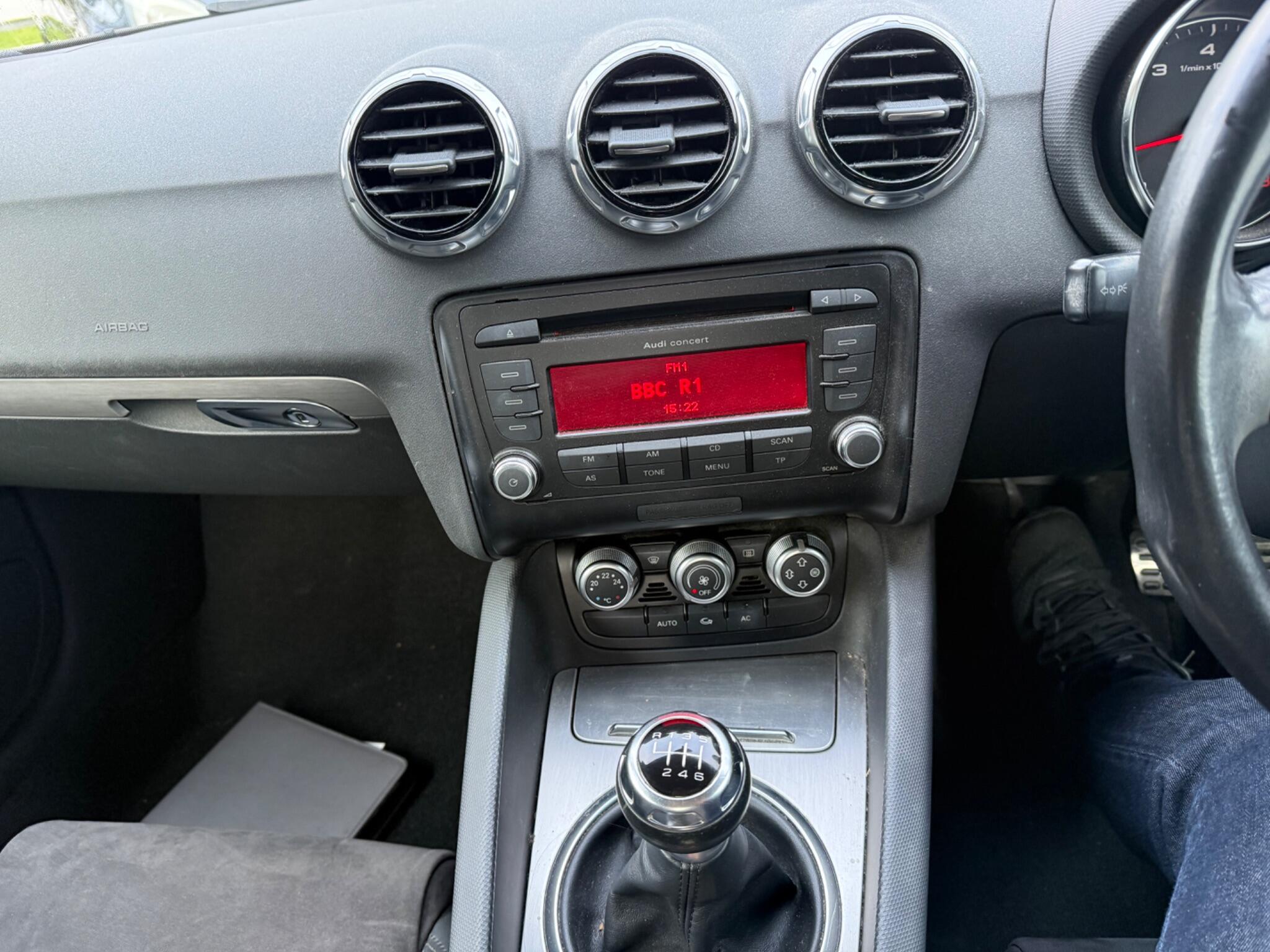 2011 Audi TT image 13