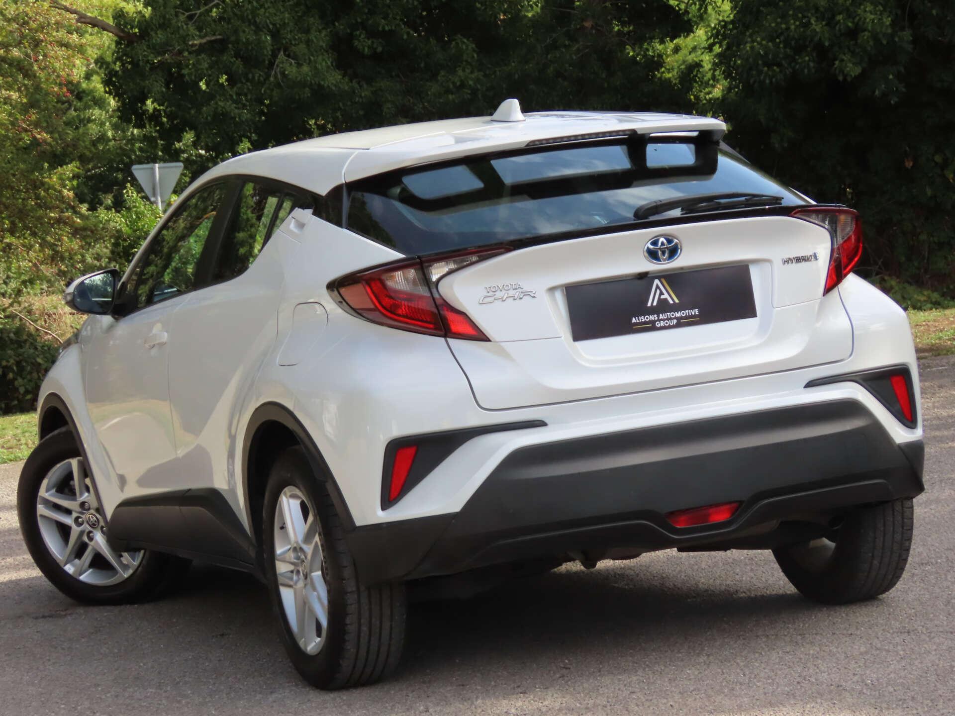 Toyota C-HR view 6