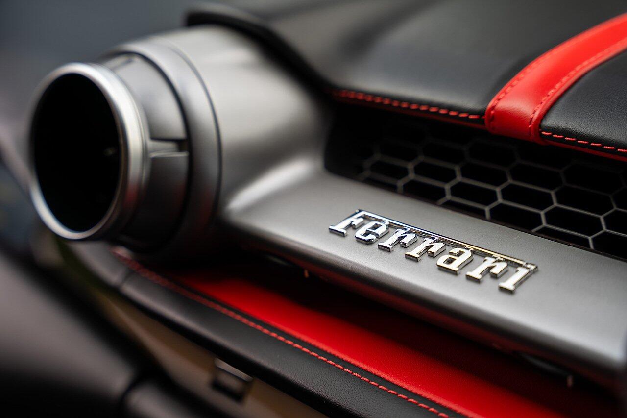 Ferrari 812 view 94
