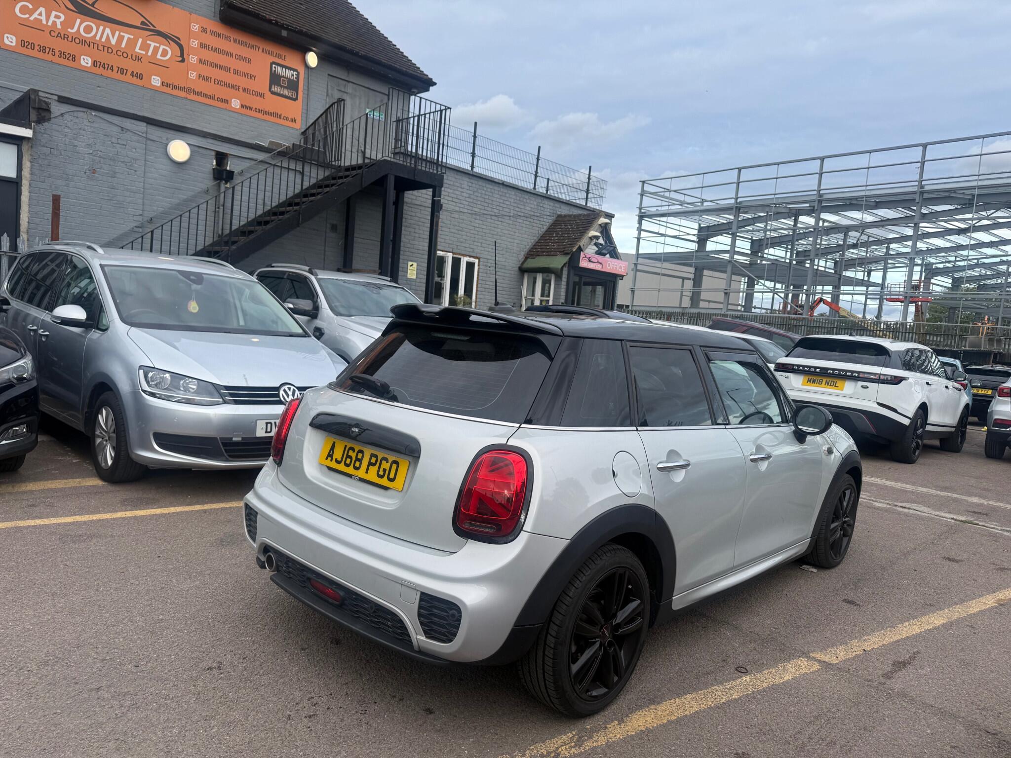 Mini Hatch view 4