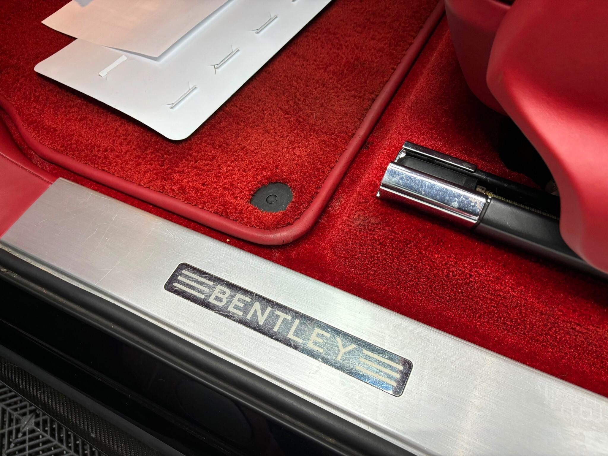 Bentley Bentayga view 33