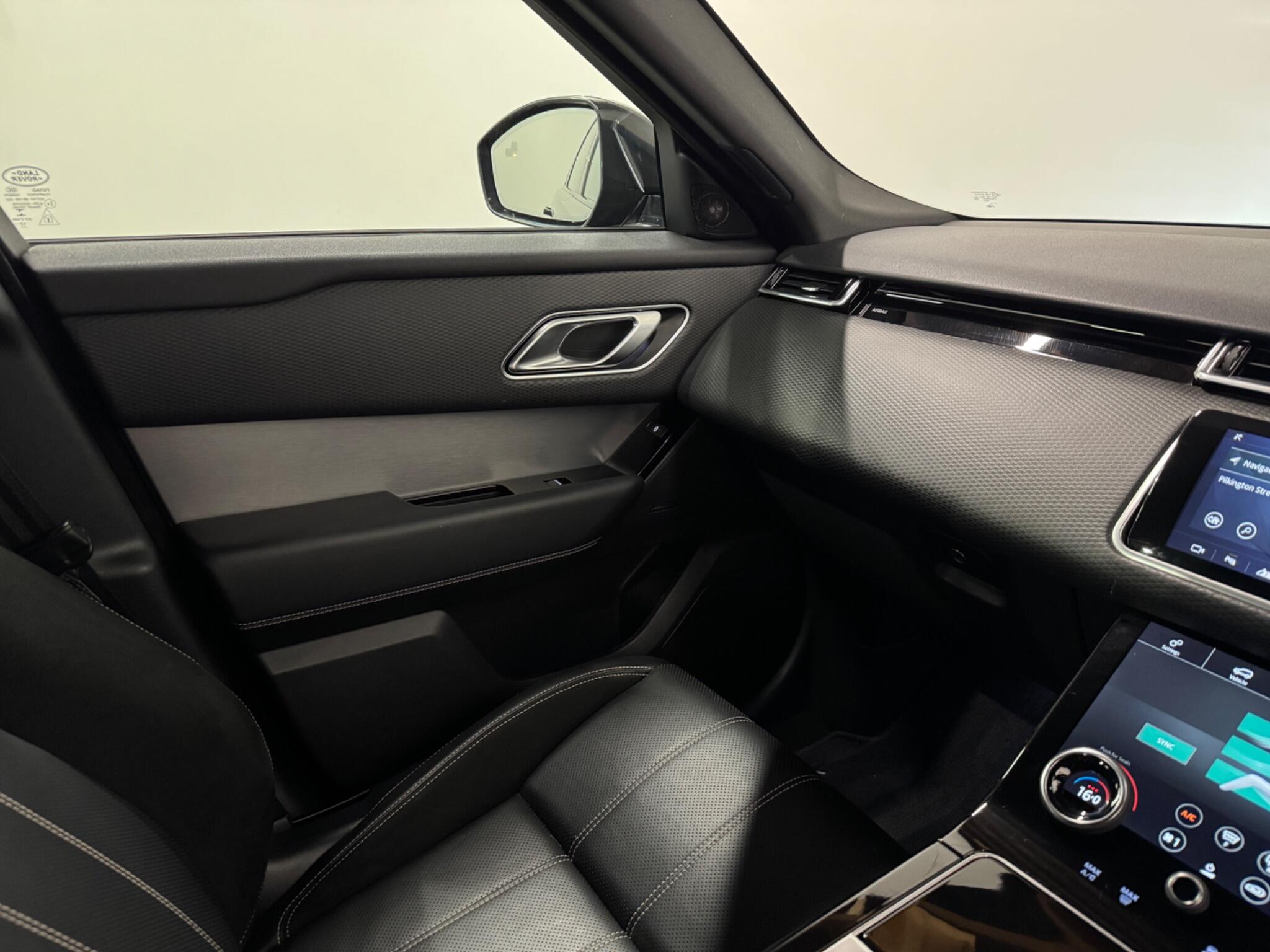 Land Rover Range Rover Velar view 8