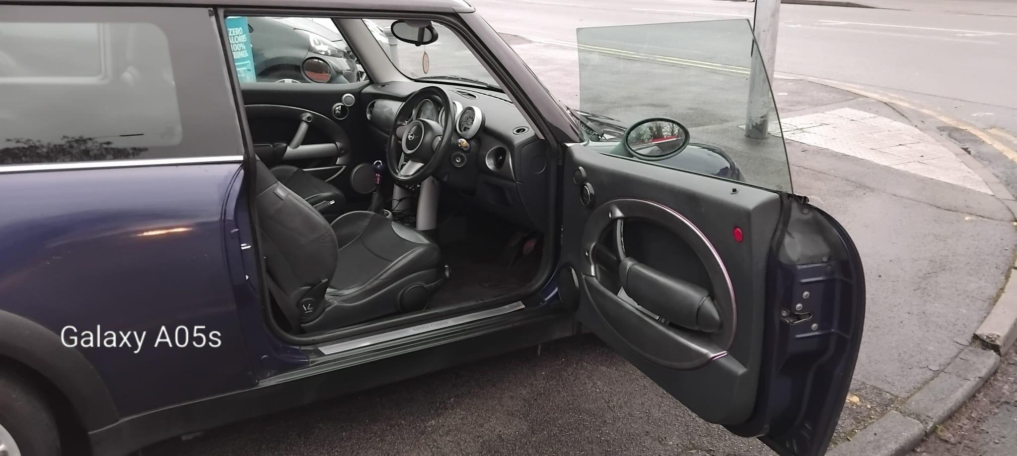 2005 MINI Hatch image 59