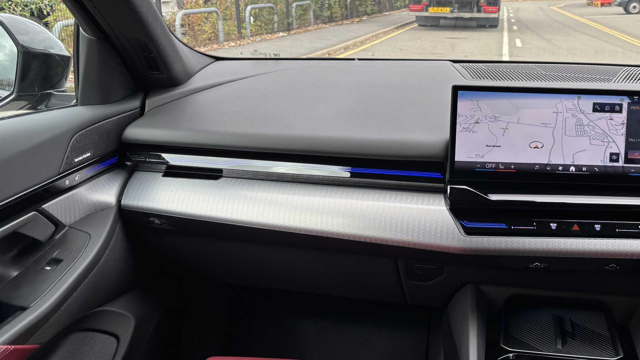 BMW 5 Series view 6