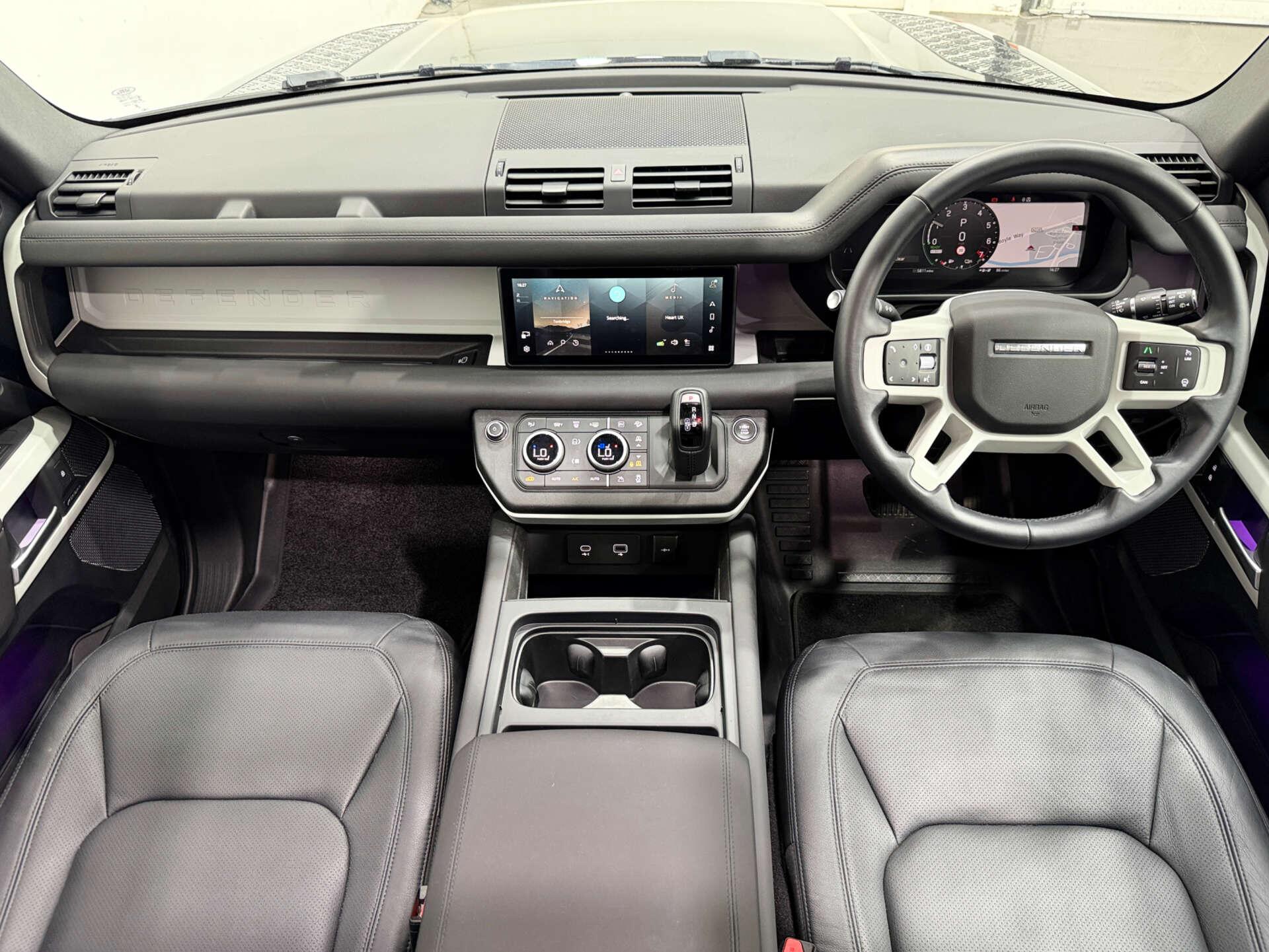 Land Rover Defender view 19
