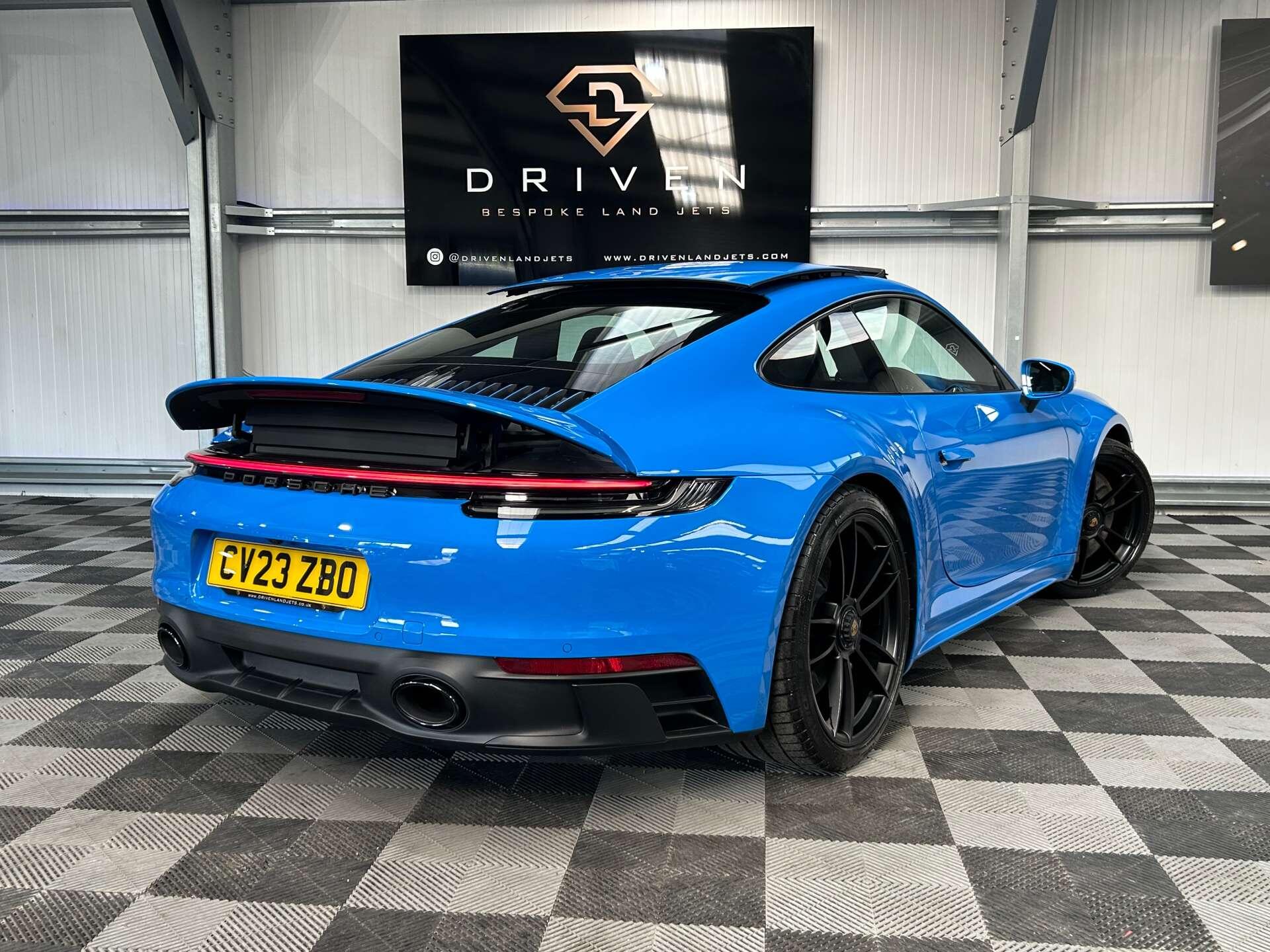 Porsche 911 view 3