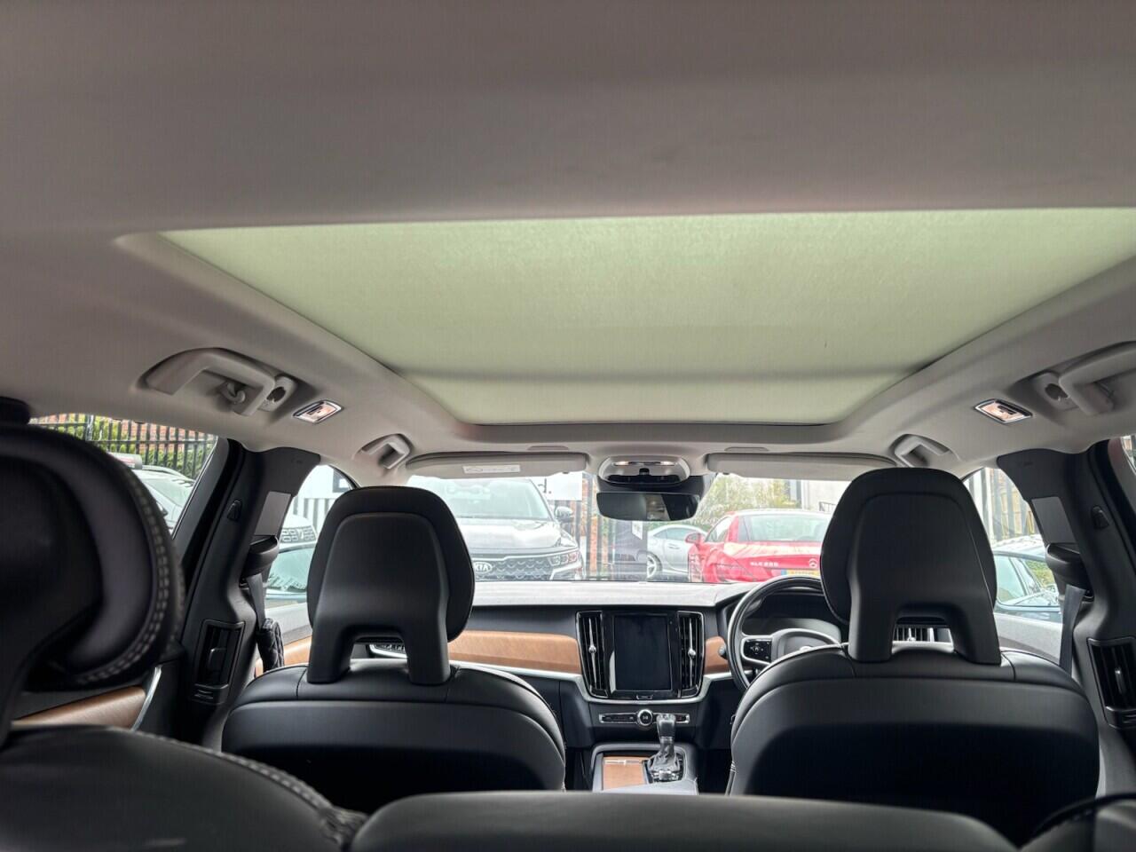 Volvo V90 view 14