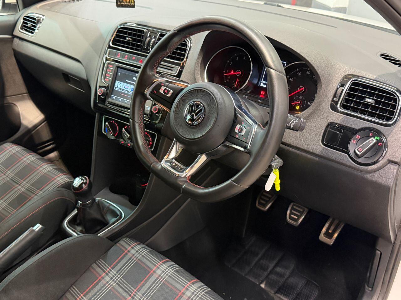 Volkswagen Polo view 14