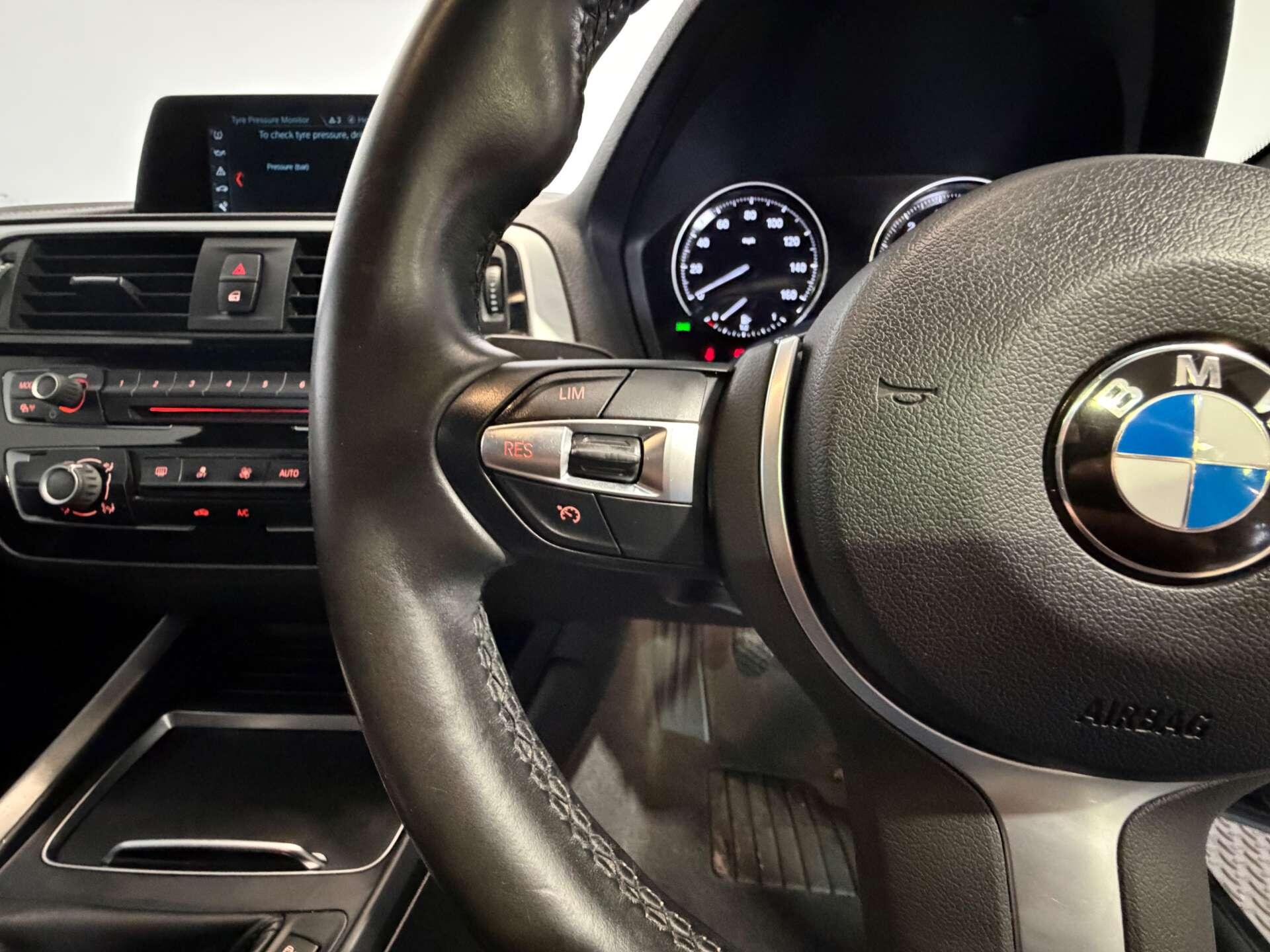 BMW 1 Series view 27