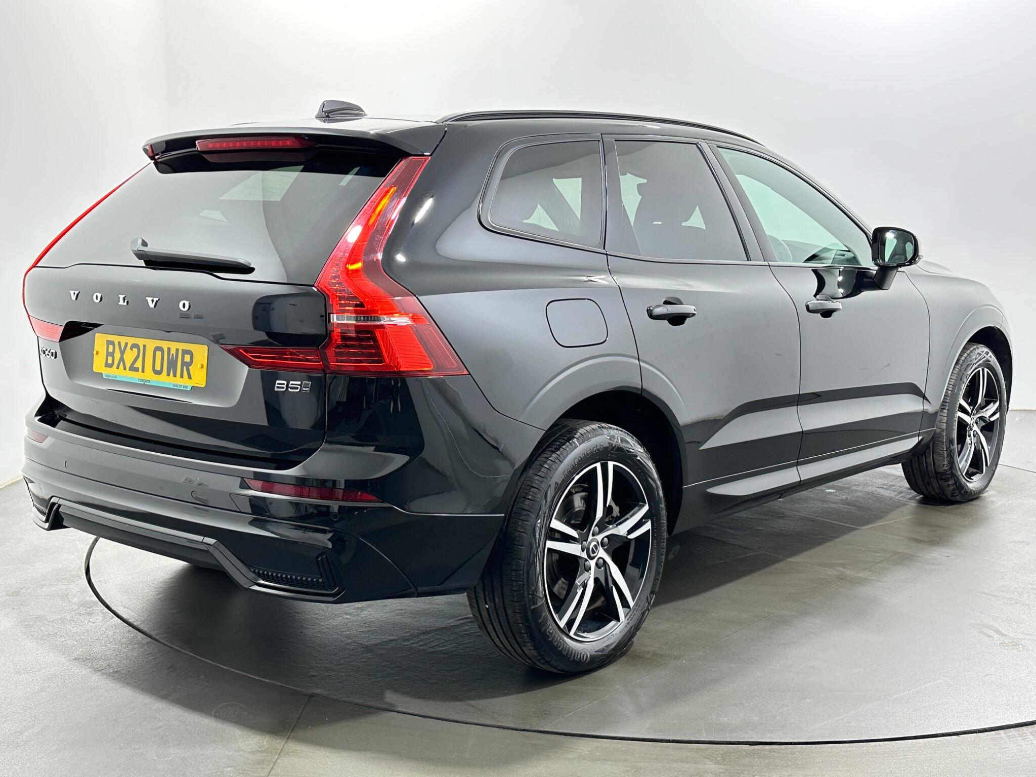 Volvo XC60 view 8