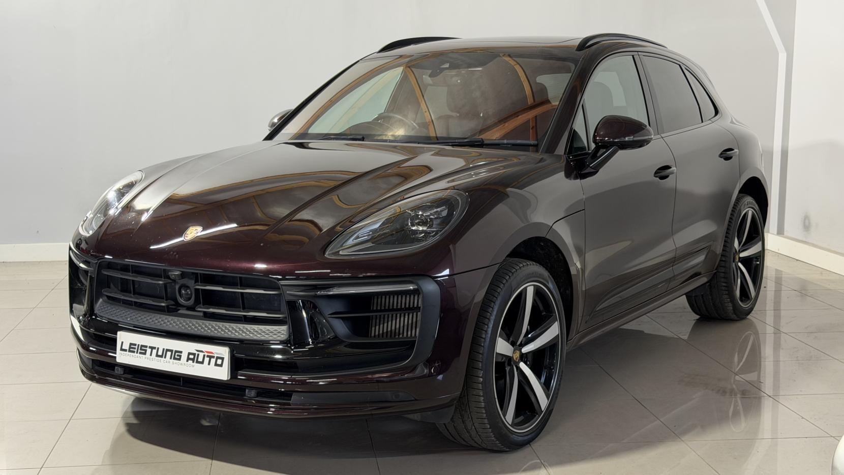 Porsche Macan view 3