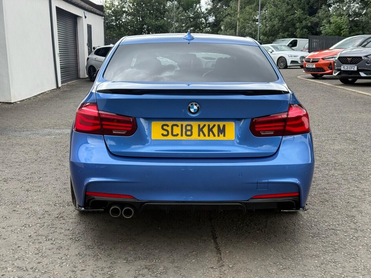 BMW 3 Series view 5