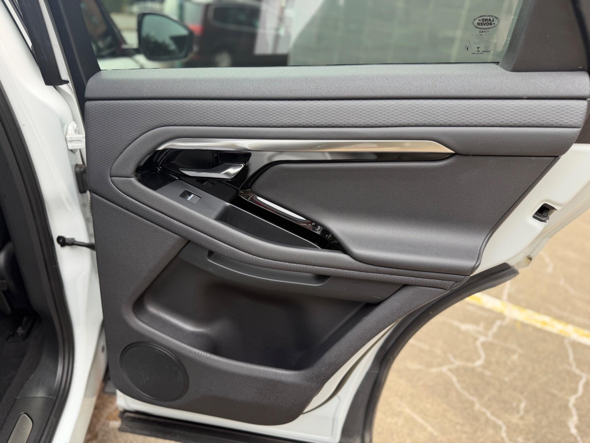 Land Rover Range Rover Evoque view 28