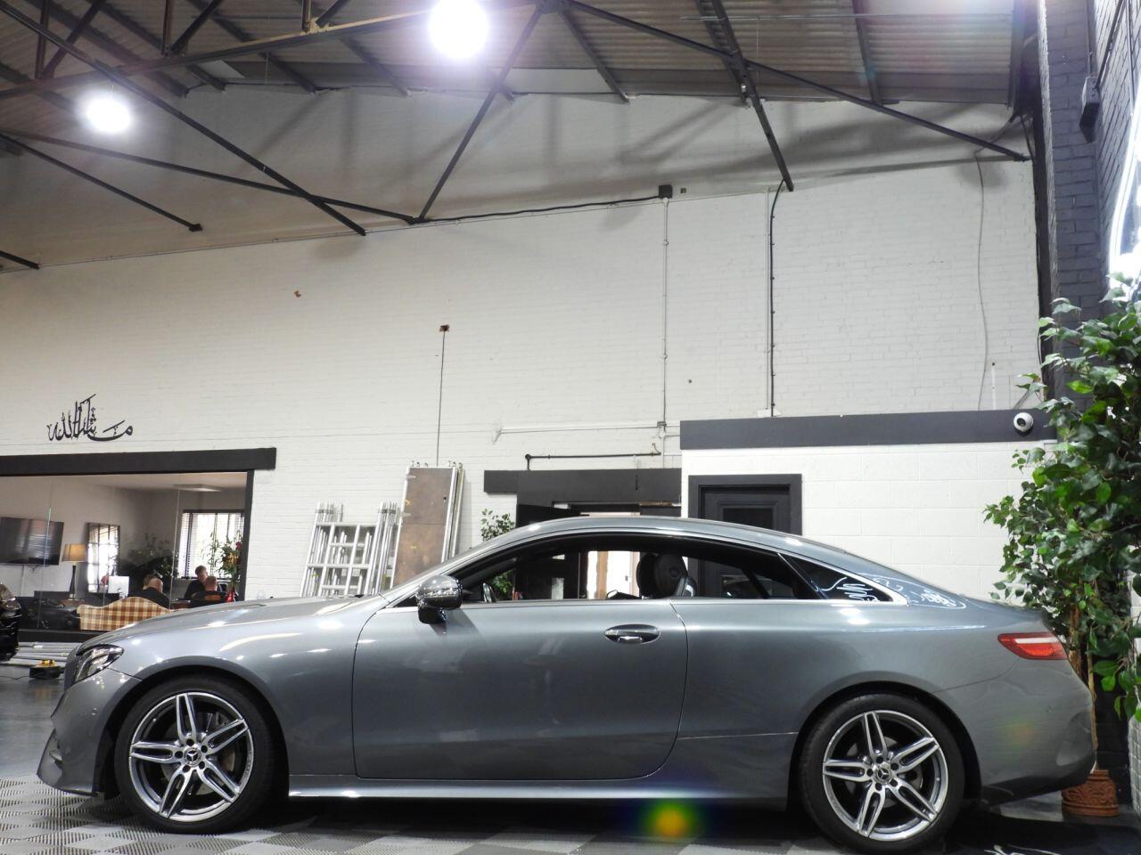 Mercedes-Benz E-Class view 8