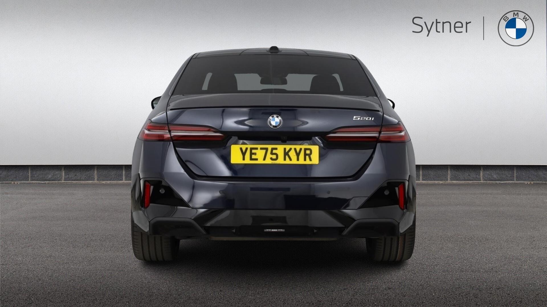 BMW 5 Series view 15