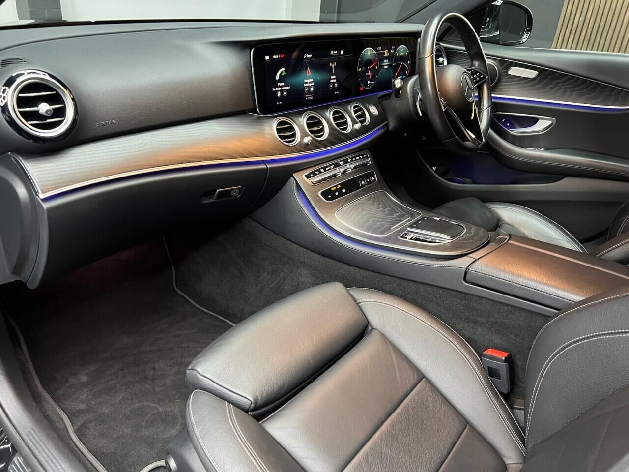 Mercedes-Benz E-Class view 32