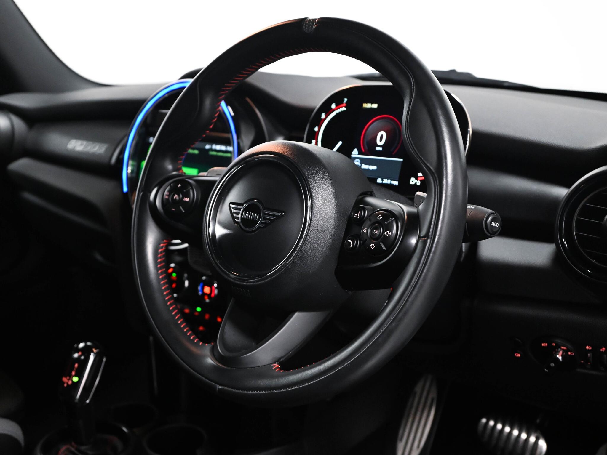 Mini Hatch view 34