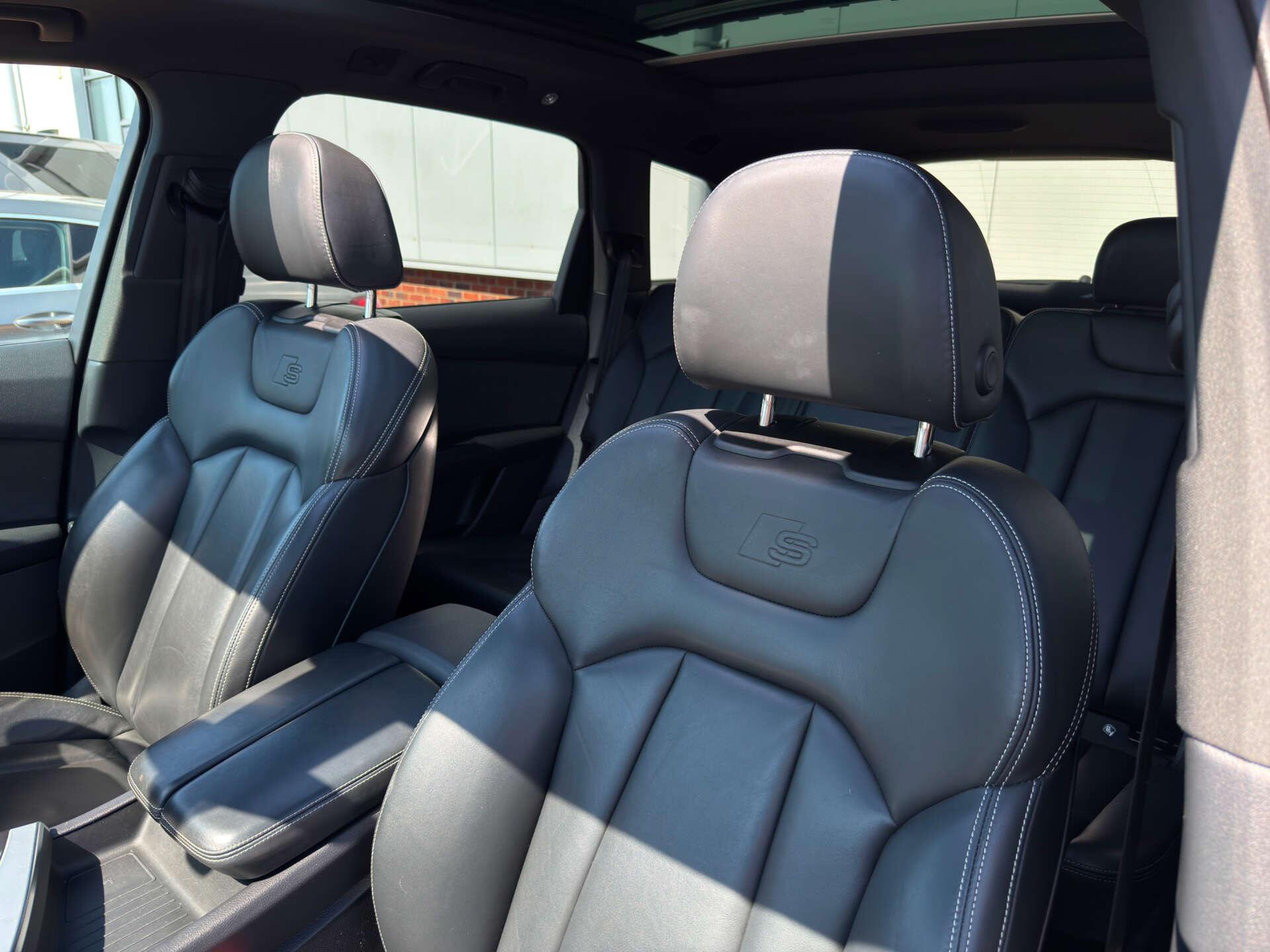 Audi Q7 view 45