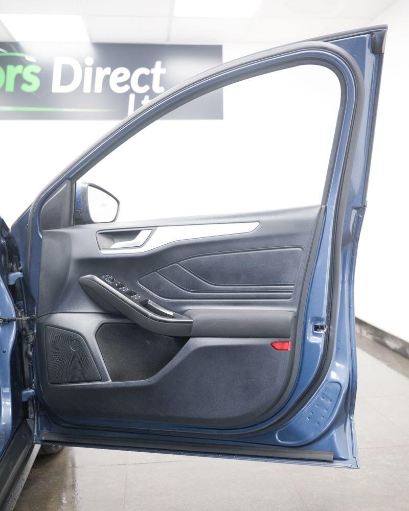 Ford Focus view 17