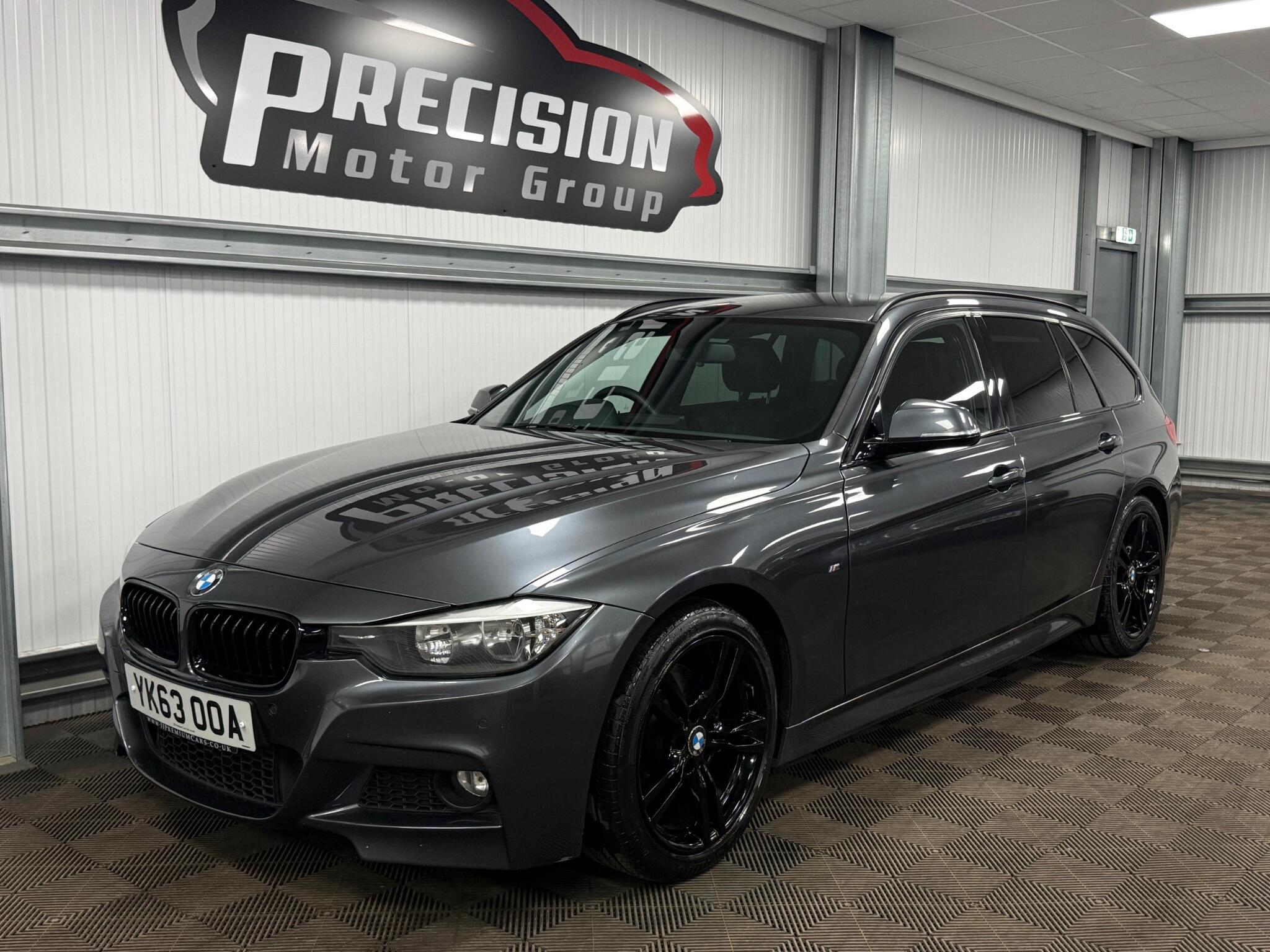 BMW 3 Series view 4