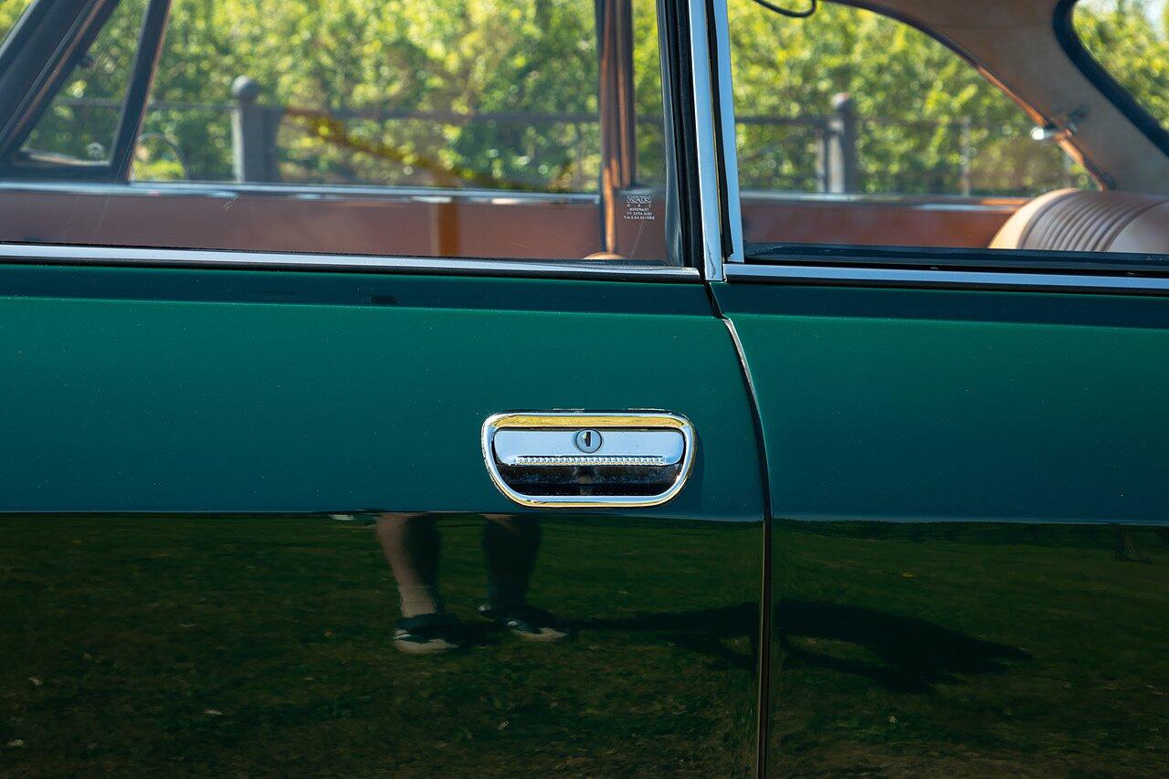 Alfa Romeo Giulia view 125