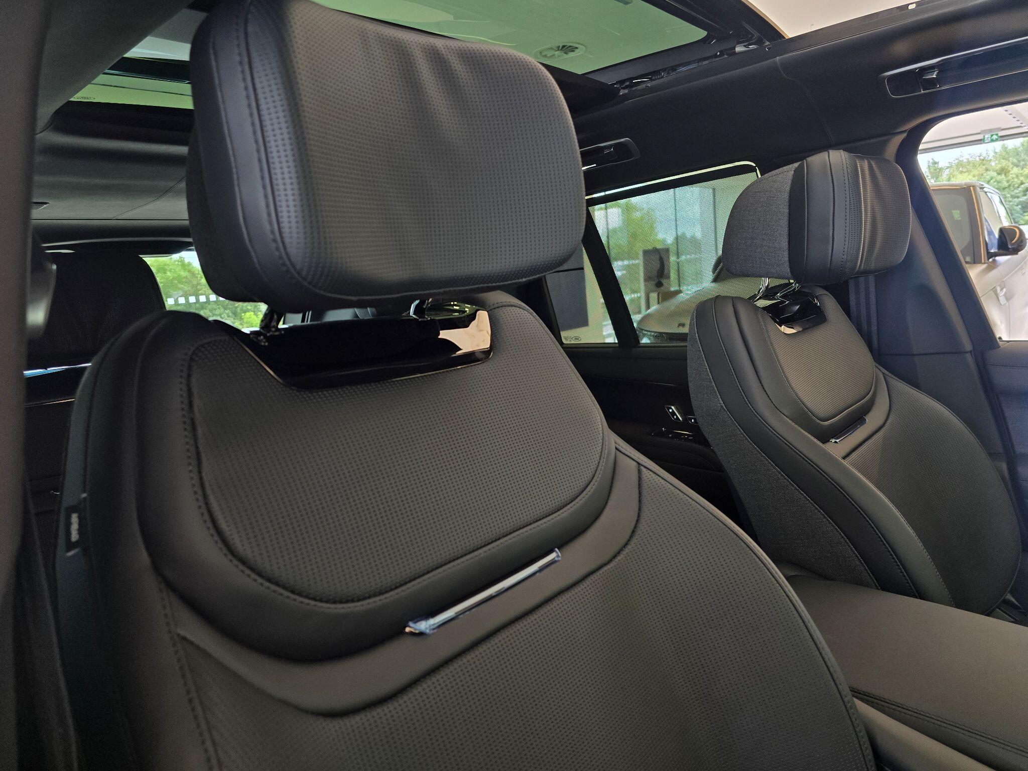 Land Rover Range Rover view 37