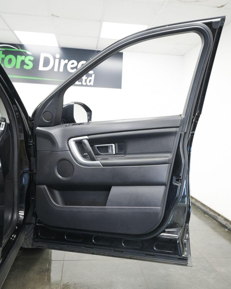 Land Rover Discovery Sport view 19