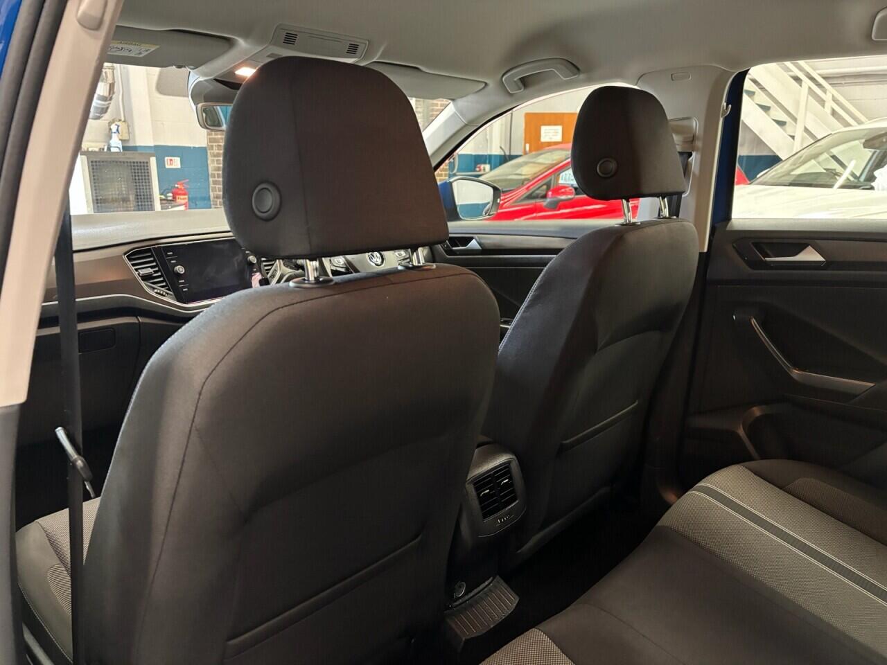 Volkswagen T-Roc view 23