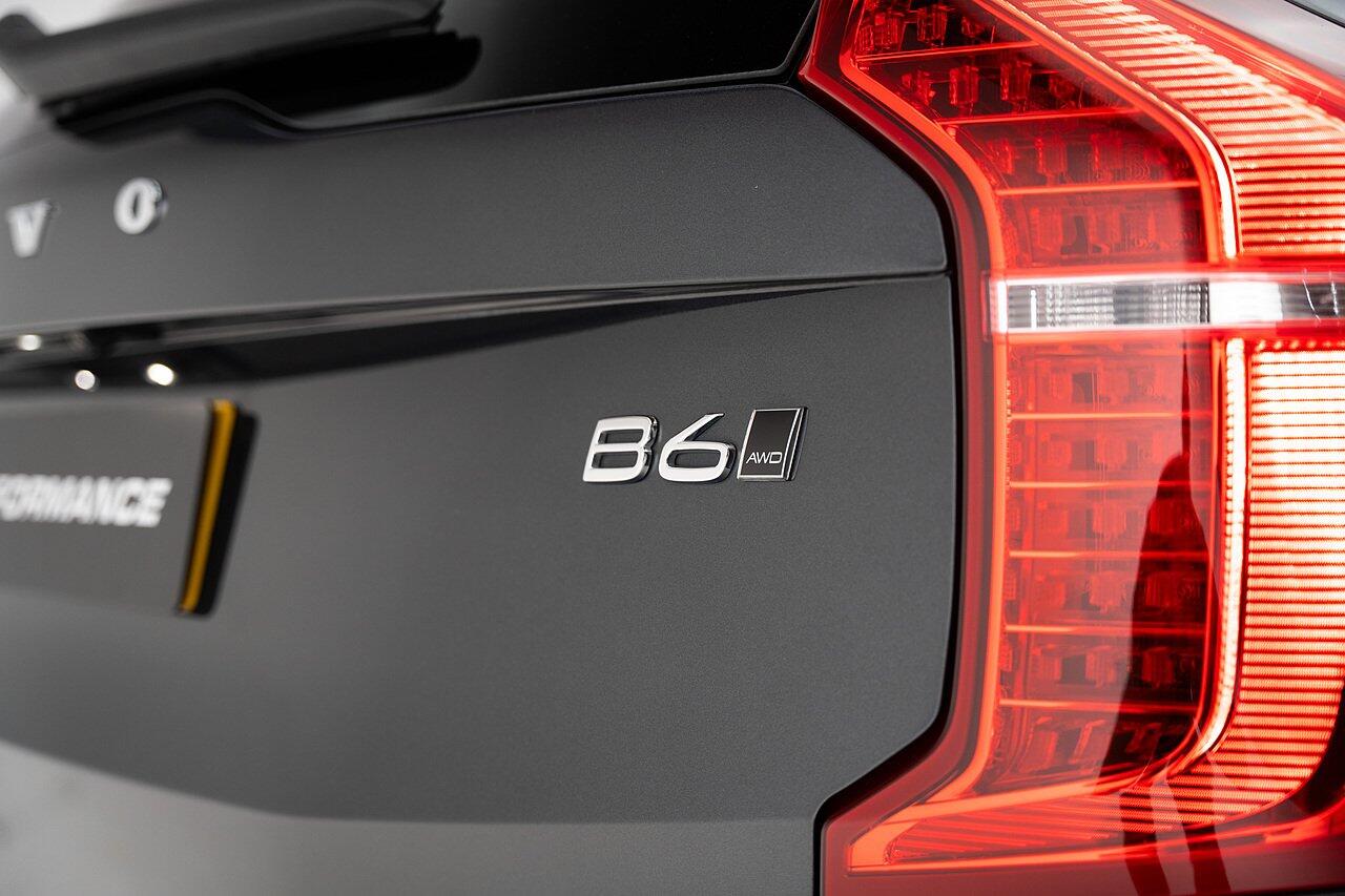 Volvo XC90 view 31
