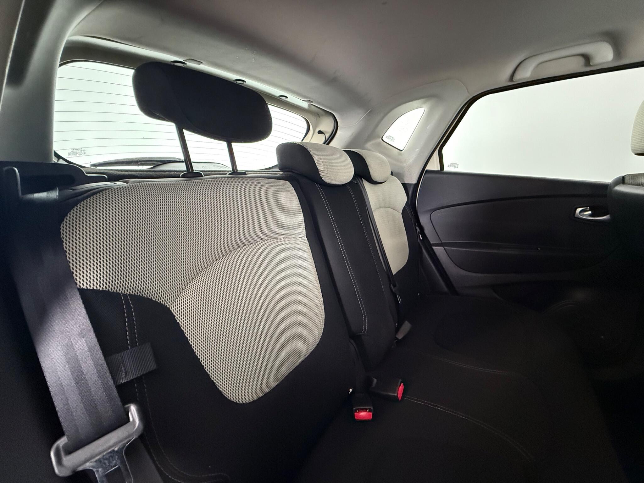Renault Captur view 30