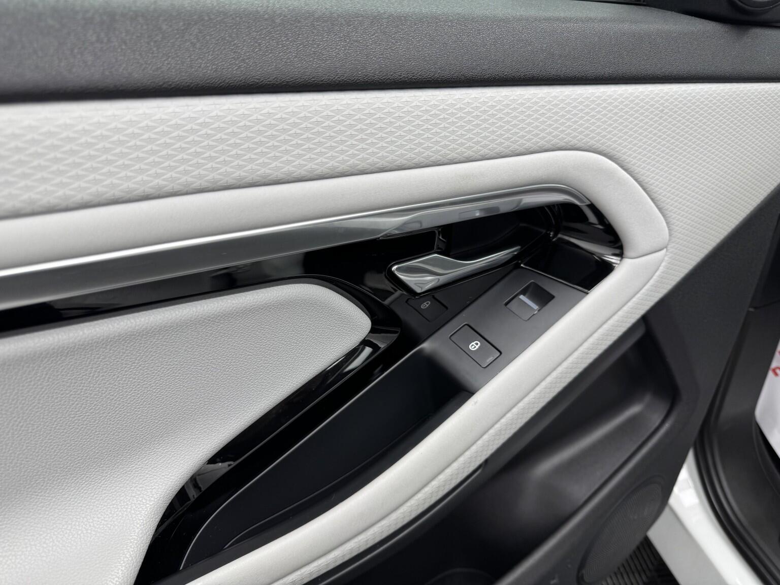 Land Rover Range Rover Evoque view 30