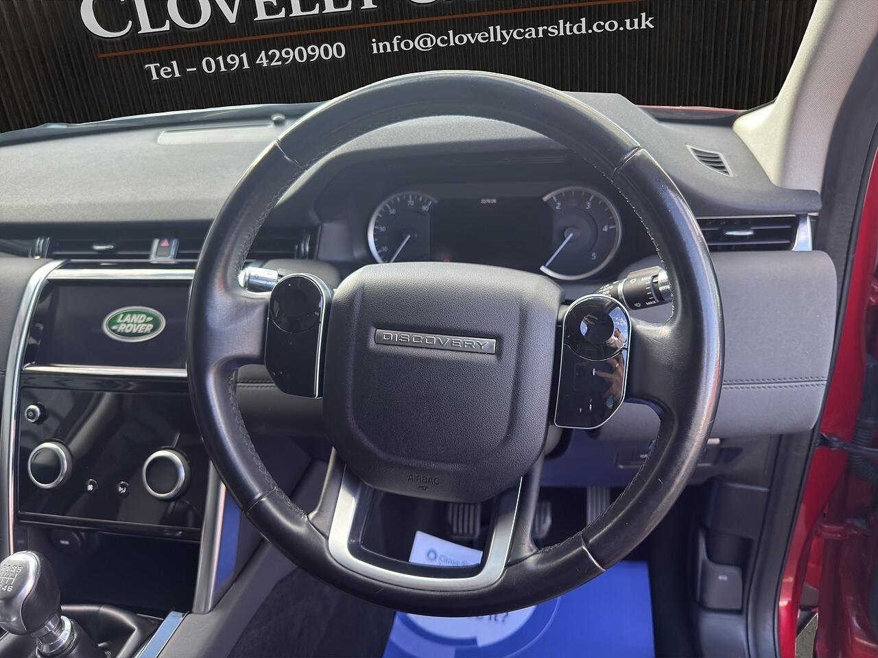 Land Rover Discovery Sport view 6