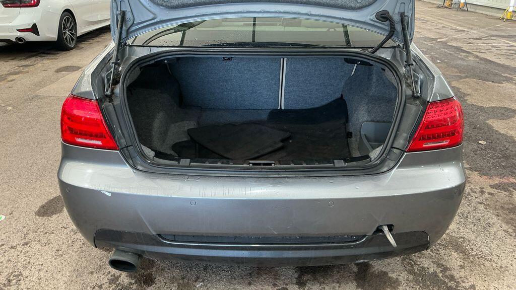 BMW 3 Series view 11