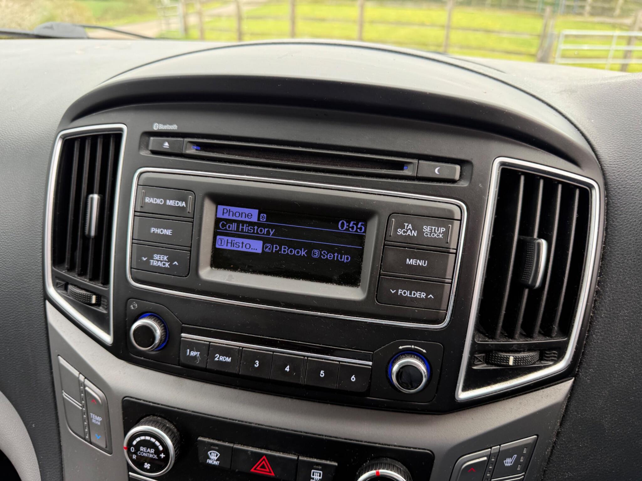 Hyundai i800 2.5 CRDi SE Auto Euro 6 5dr — photo 50 of 100