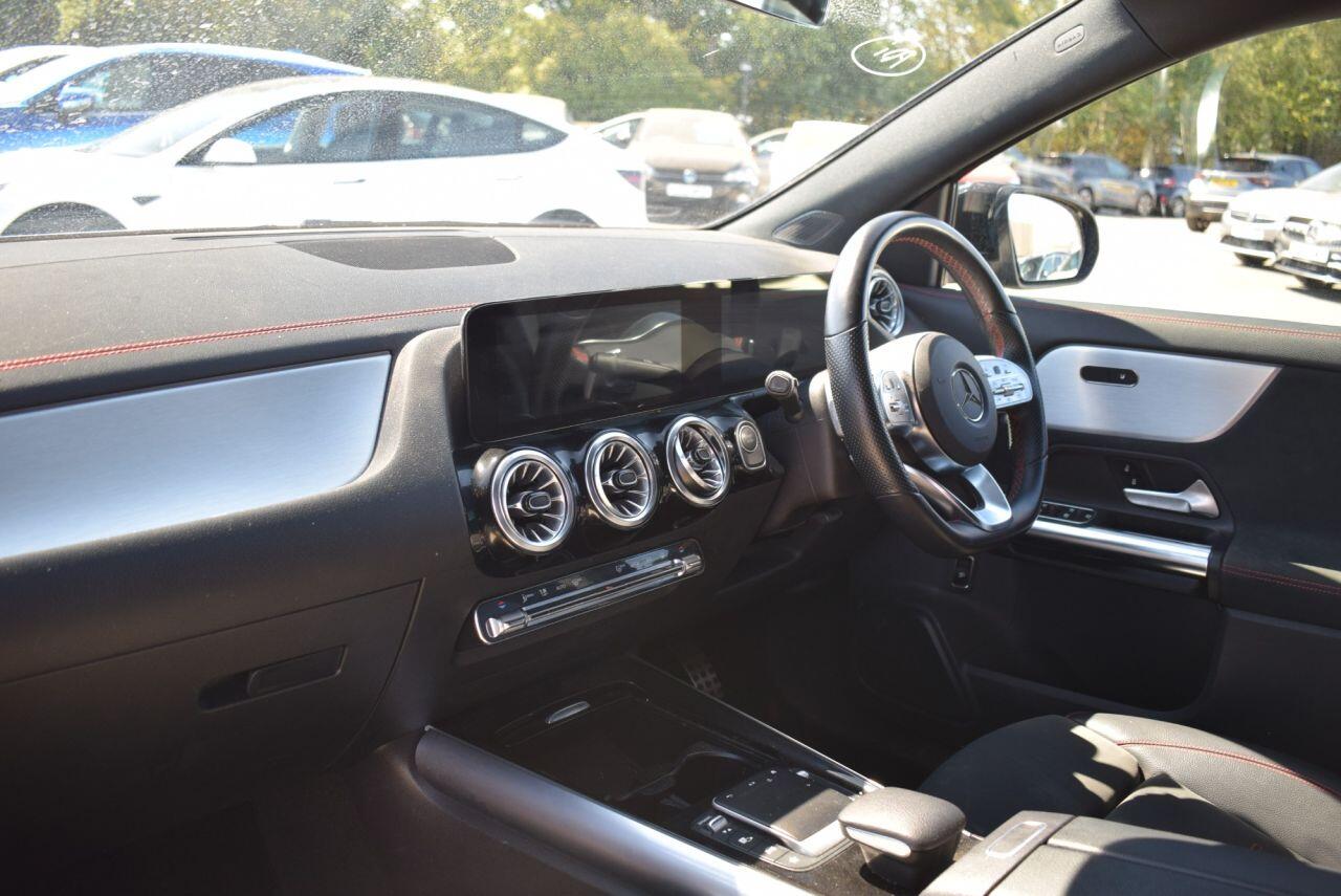 Mercedes-Benz 250 view 17
