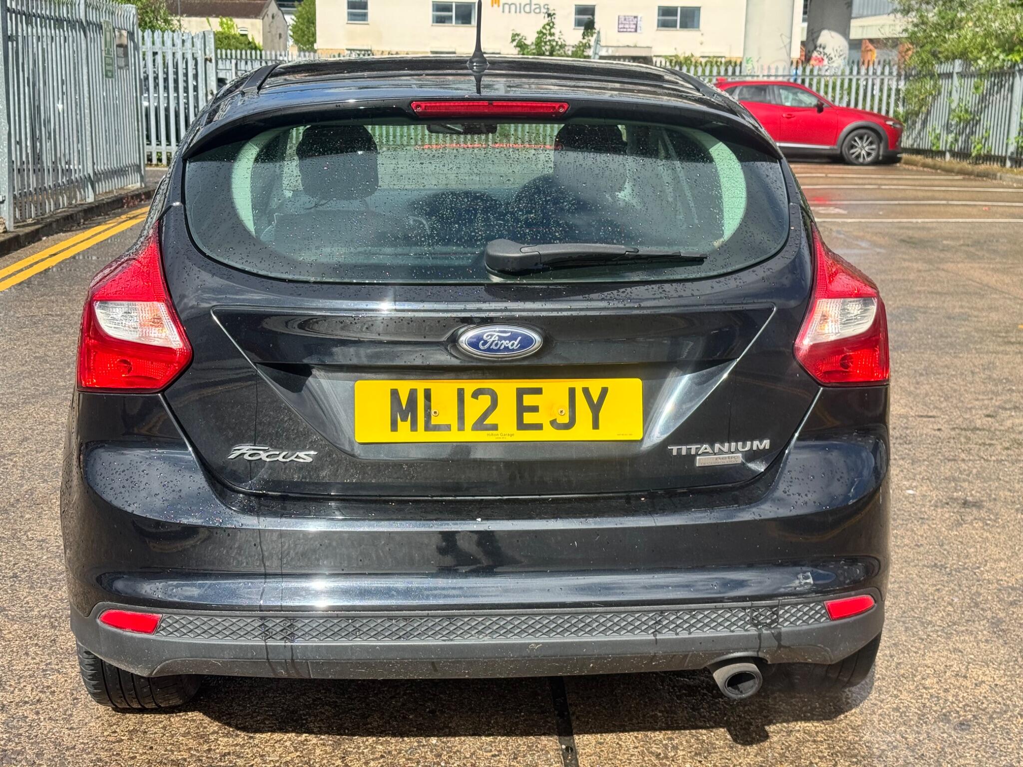 Ford Focus view 12