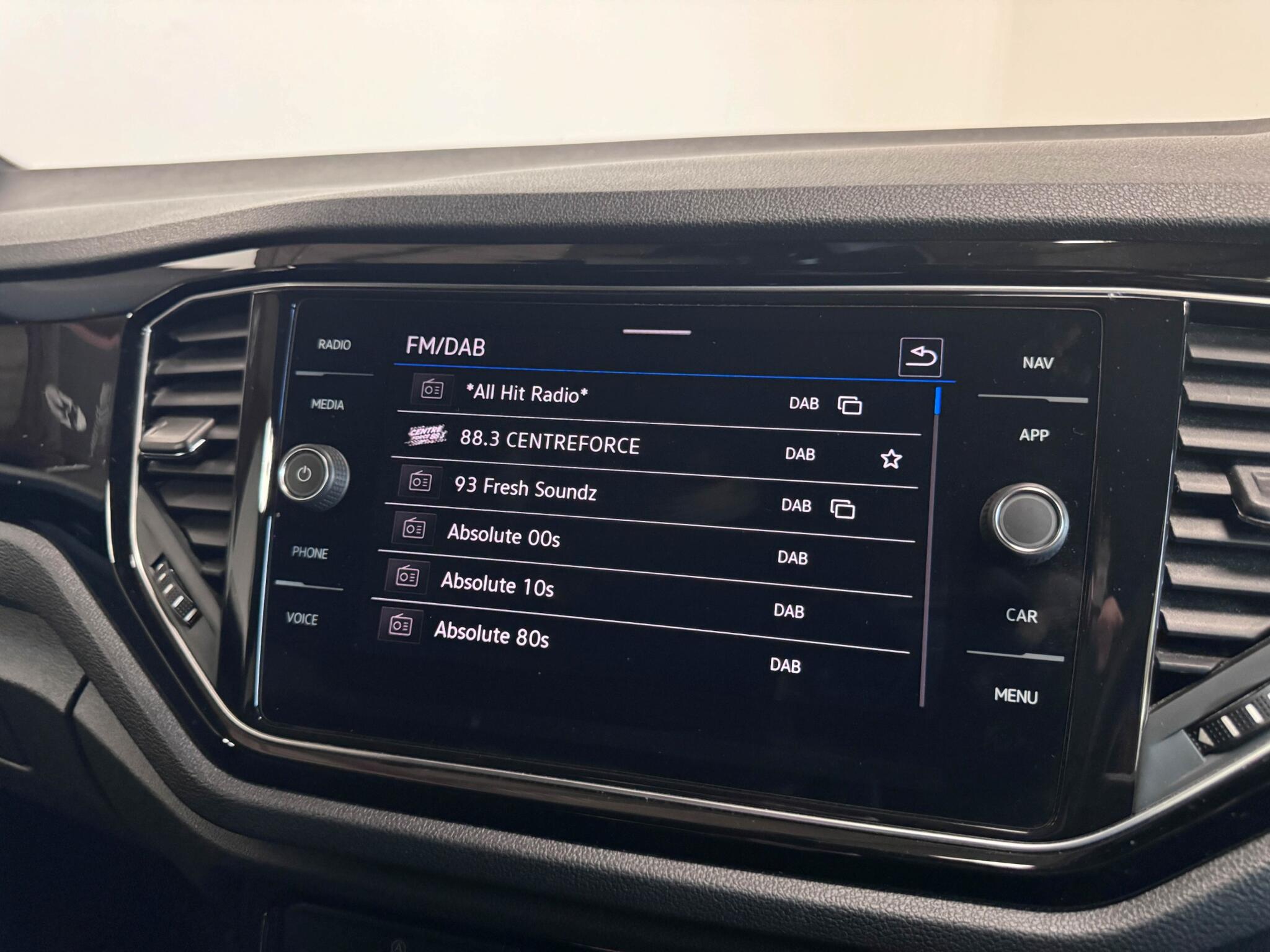 Volkswagen T-Roc view 39