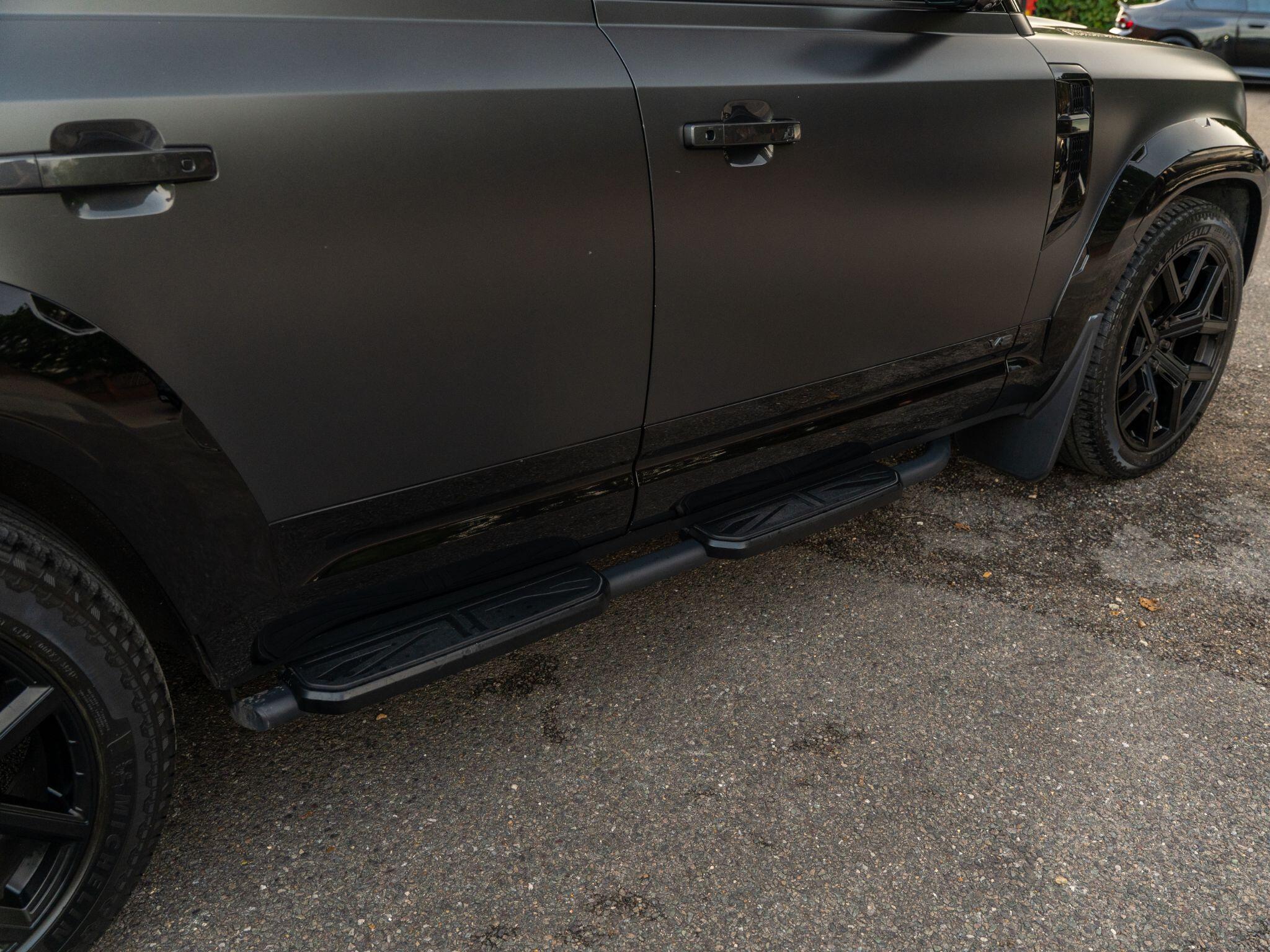 Land Rover Defender view 28
