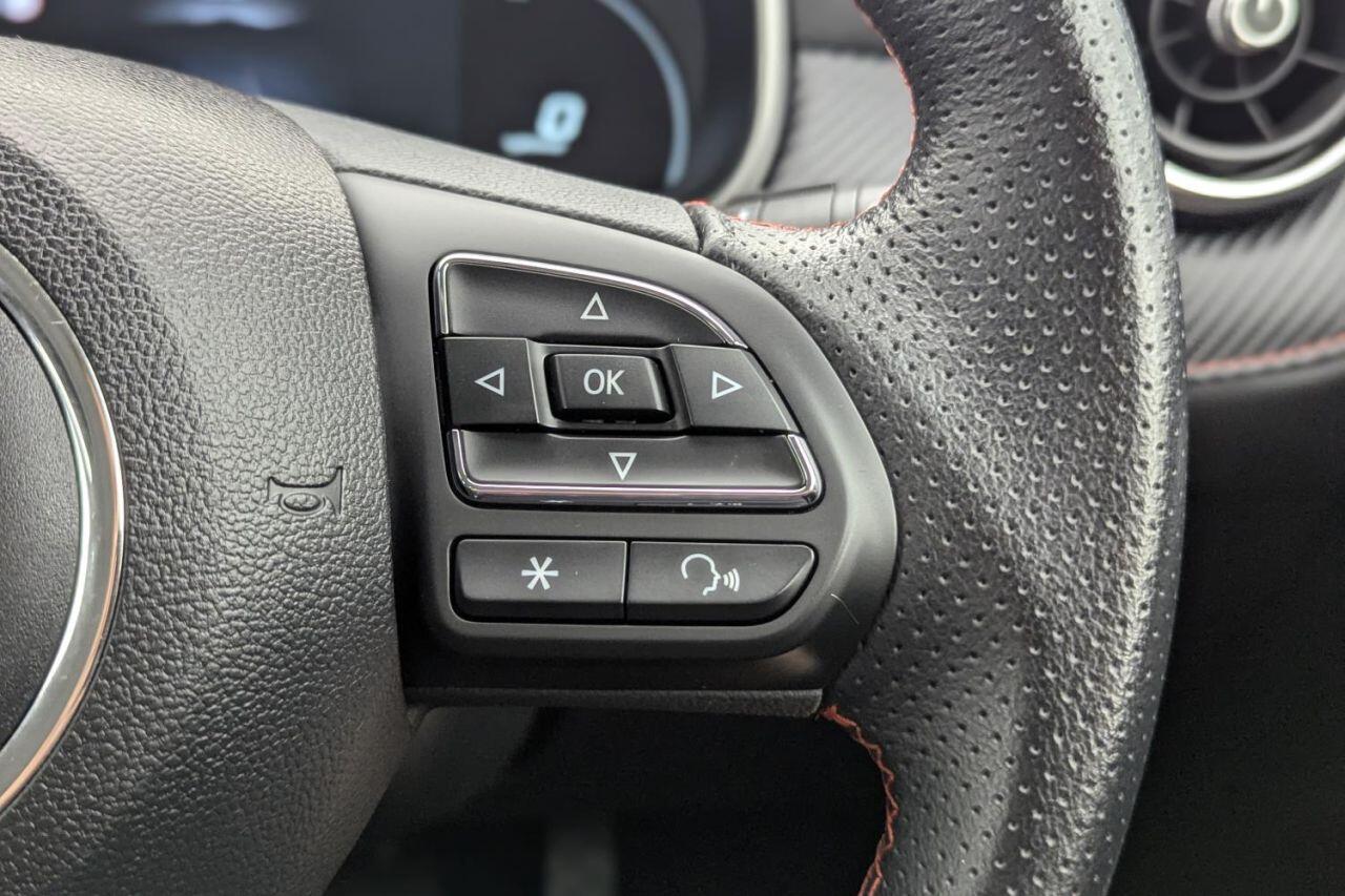 MG ZS view 33