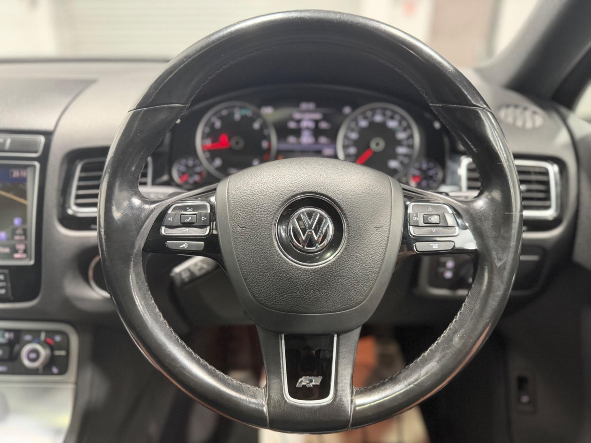 Volkswagen Touareg view 23
