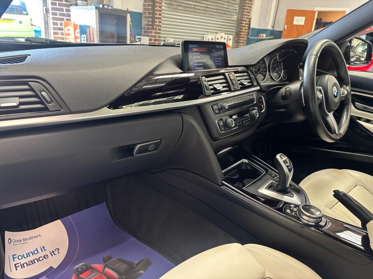 BMW 3 Series view 26
