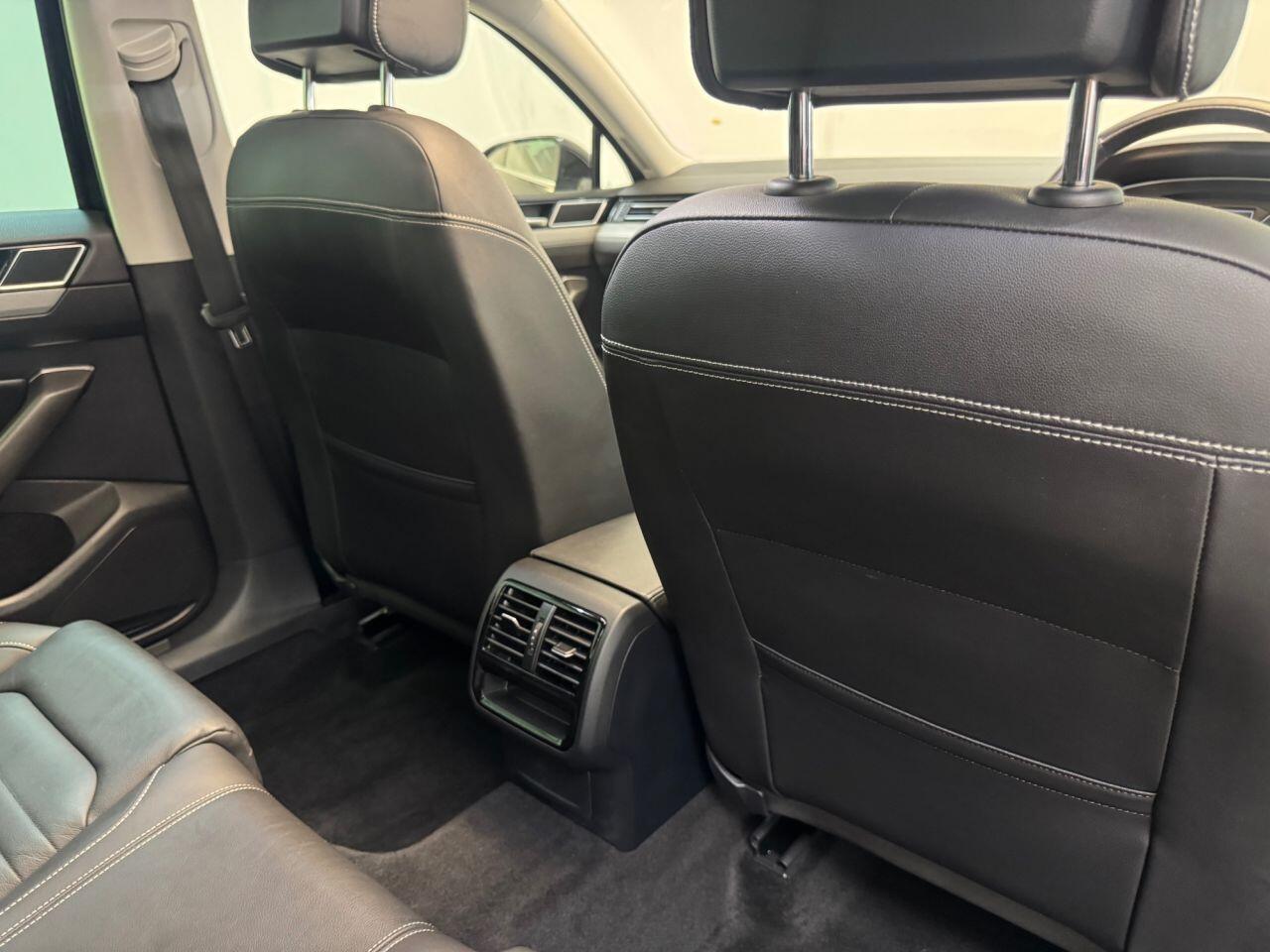 Volkswagen Passat view 52